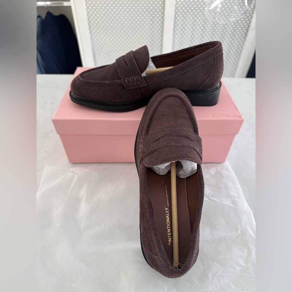 ⭐️NWT⭐️ INTENTIONALLY BLANK Dark Brown Suede Loafers